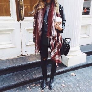 Aritzia Wilfred Burgundy Stripe Blanket Scarf